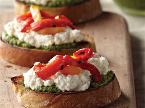 crostini-with-ricotta-basil-pesto-and-roasted-peppers image