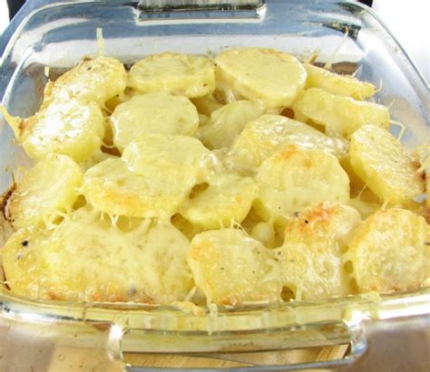 bistro-style-french-potatoes-gratin-dauphinois image