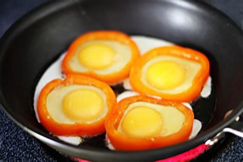 bell-pepper-egg-in-a-hole-gimme-some-oven image