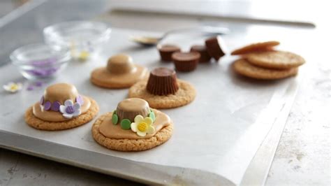 peanut-butter-easter-bonnets-recipe-hersheyland image
