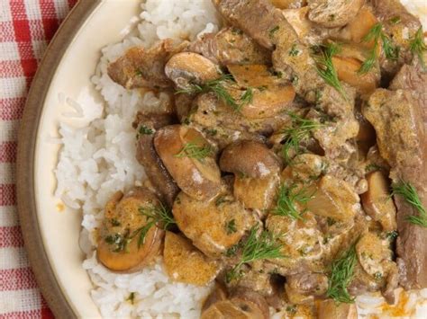 beef-stroganoff-with-dill-and-sour-cream image
