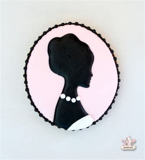 silhouette-decorated-cookie-tutorial image