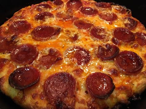 homemade-pepperoni-pan-pizza-food-reddit image