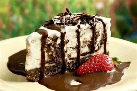 chocolate-marble-cheesecake-paleo-and-vegan image