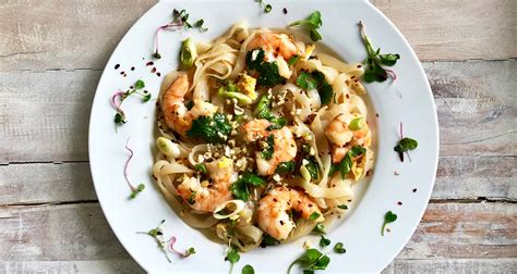shirataki-noodle-recipes-18-delicious-low-carb-pasta image