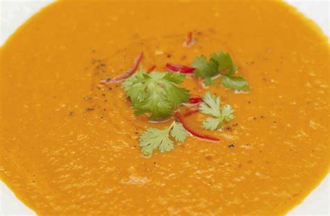 jamie-olivers-spicy-tomato-soup-dinner-recipes-goodto image
