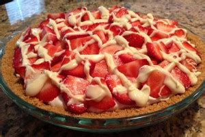 strawberry-white-chocolate-pie-the-cookin-chicks image