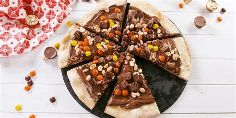 best-chocolate-pizza-recipe-how-to-make-chocolate image