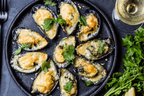 what-to-serve-with-mussels-20-easy-ideas-insanely-good image