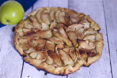 apple-galette-recipe-making-pastry-dough-in-a image