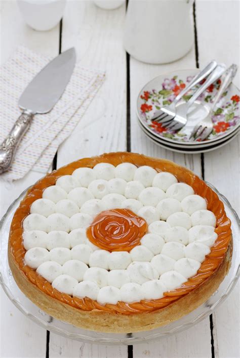 apricot-tart-with-yogurt-ricotta-cream-lil-cookie image