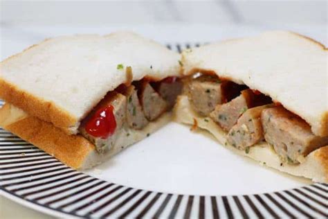 hot-sausage-sandwich-the-cheaper-alternative-to-a image