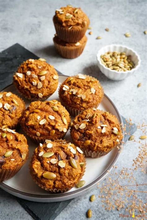healthy-whole-wheat-pumpkin-oatmeal-muffins-piping image