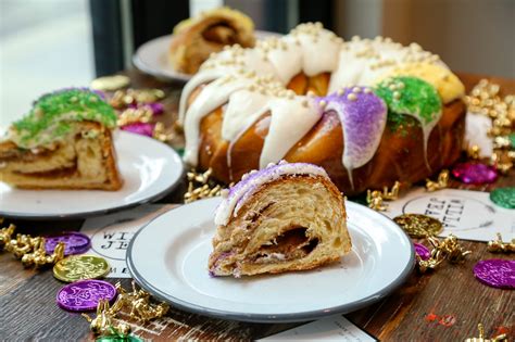 the-ultimate-new-orleans-king-cake-guide image