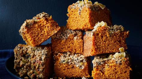 pumpkin-gingerbread-with-seedy-streusel-better image