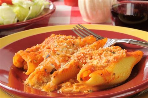 some-of-the-best-classic-stuffed-shells-that-weve image