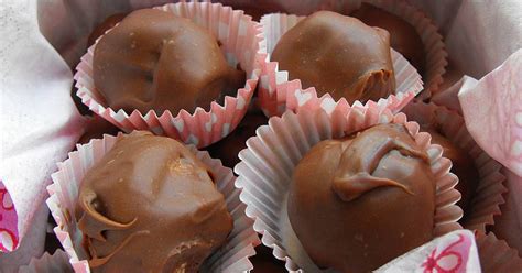 10-best-gluten-free-chocolate-coconut-balls image