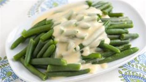 green-beans-with-cheesy-sauce image