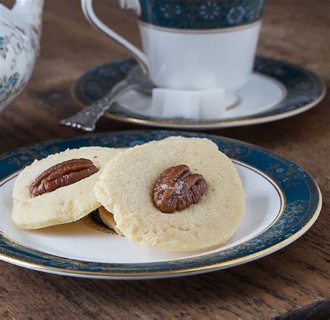 irish-butter-shortbread-cookies-analidas-ethnic-spoon image