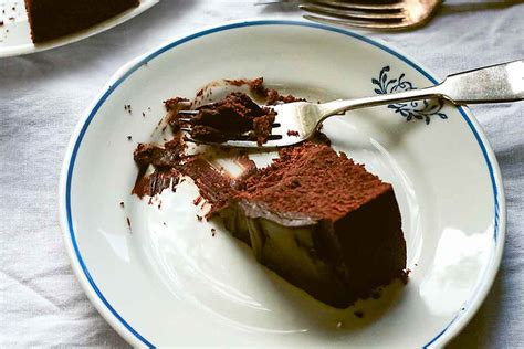 red-wine-chocolate-cake-recipe-leites-culinaria image
