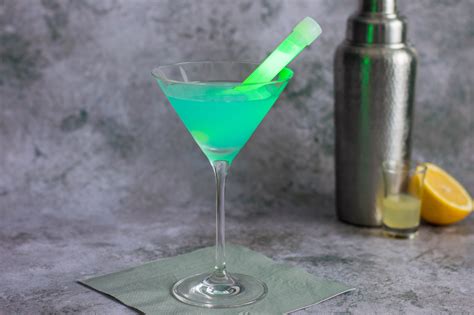 the-halloween-hpnotist-a-glowing-vodka-martini image