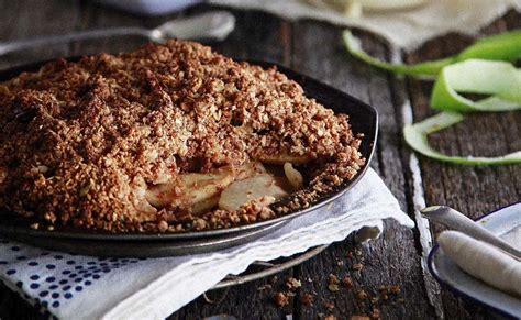 healthy-and-gluten-free-apple-crumble image