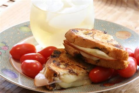 worlds-best-grilled-cheese-sandwich-recipe-shockingly-delicious image