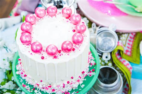recipes-bubblegum-cake image