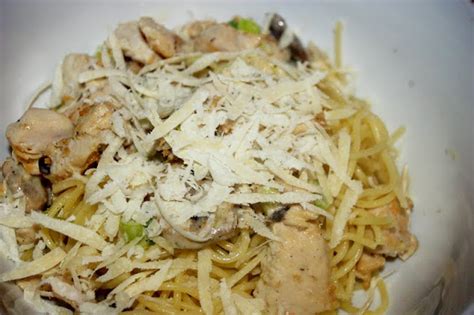 spaghetti-con-pollo-e-funghi-chicken-mushroom image