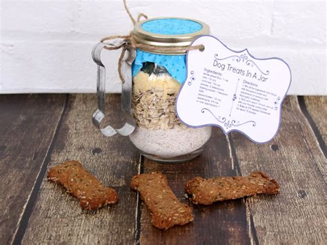 dog-biscuits-in-a-jar-gift-idea-for-dog-lovers image