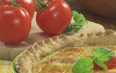 mr-food-summers-best-tomato-pie-wink-news image