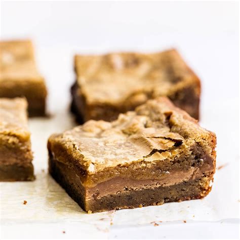 cookie-butter-stuffed-blondies-handle-the-heat image