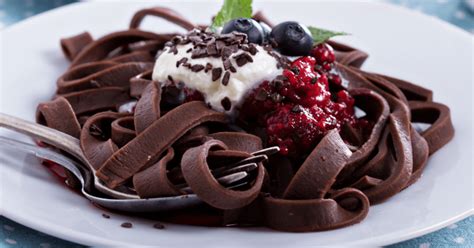 24-easy-chocolate-desserts-insanely-good image
