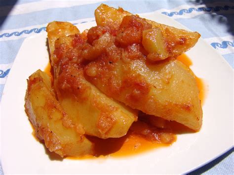 potatoes-in-tomato-sauce-cooking-in-plain-greek image