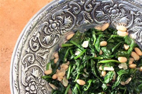 sauteed-spinach-with-cannellini-beans-and-garlic image