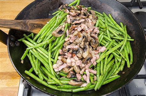 green-beans-with-mushrooms-bacon-id-rather-be image