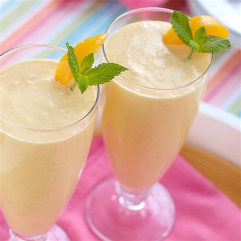 peach-apricot-smoothie-smuckers image