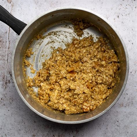 apricot-oat-bars-everyday-cooks image