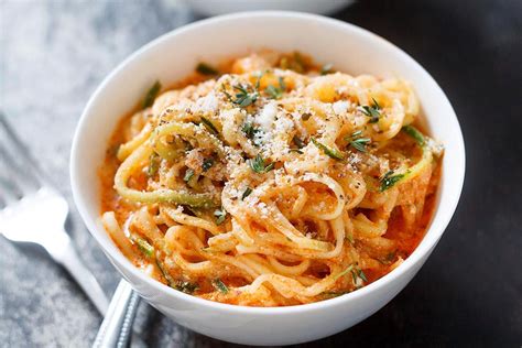 zucchini-noodles-in-creamy-tomato-sauce-eatwell101 image