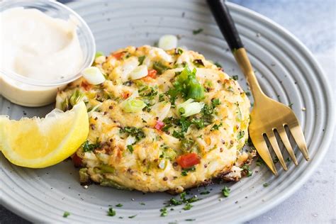 crab-cakes-with-remoulade-culinary-hill image