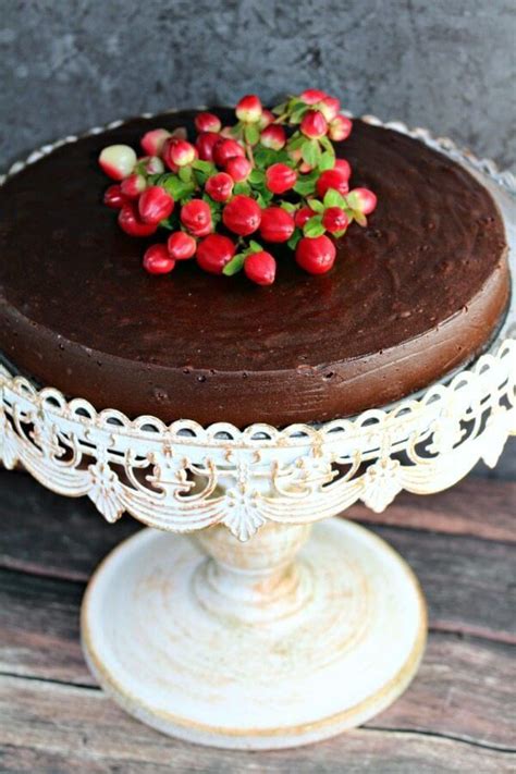 chocolate-flourless-cake-with-raspberry-sauce image