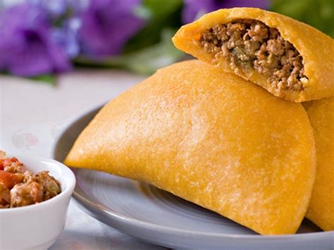 colombian-gastronomy-the-world-of-empanadas-colture image