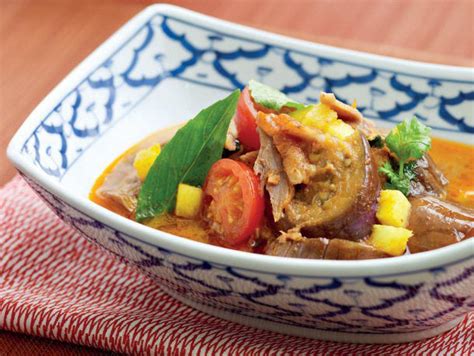 pineapple-duck-curry-from-everyday-thai-cooking image