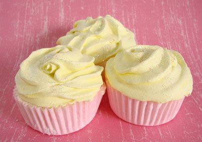bath-bomb-cupcakes-day-two-the-frosting-soap image
