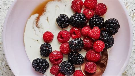 berries-and-cream-the-best-summer-dessert-to-make-now image