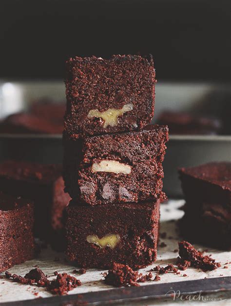 low-carb-sugar-free-chocolate-walnut-brownies-the image