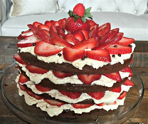 chocolate-strawberry-whip-cream-layer-cake image