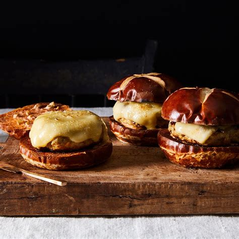 best-turkey-mushroom-burgers-recipe-how-to-make image