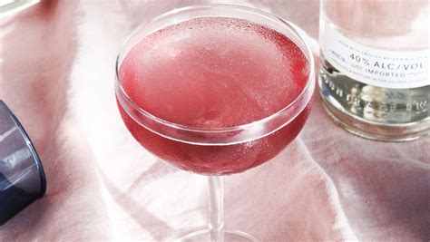 purple-cosmopolitan-recipe-absolut-drinks image