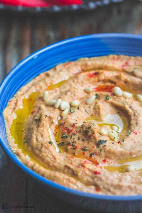 roasted-red-pepper-hummus-recipe-the image